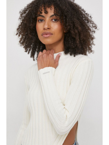 Пуловер с вълна Calvin Klein дамски в бежово от лека материя с ниско поло K20K206374