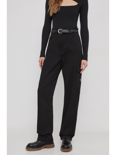 Панталон Calvin Klein Jeans в черно със стандартна кройка, с висока талия J20J221297