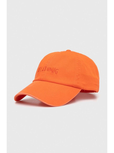 Памучна шапка с козирка Billabong в оранжево с апликация