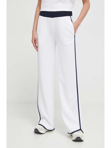Спортен панталон Guess MYLAH в бяло с изчистен дизайн V4GB02 KBFB2