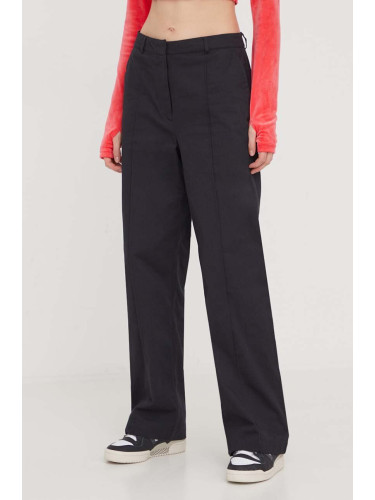 Памучен панталон adidas Originals Chino Pant в черно с широка каройка, с висока талия IK5998