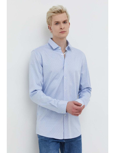 Памучна риза HUGO мъжка в синьо с кройка по тялото класическа яка 50508313