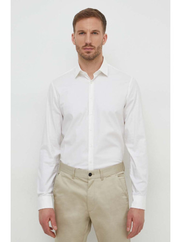 Риза Calvin Klein мъжка в бяло с кройка по тялото класическа яка K10K112301