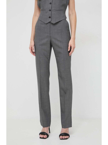 Вълнен панталон BOSS в сиво с кройка тип чино, висока талия 50506958