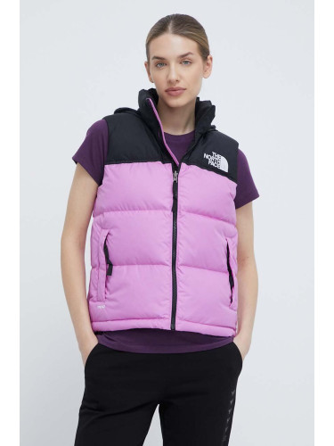 Пухен елек The North Face 1996 RETRO NUPTSE VEST дамски в лилаво зимен модел NF0A3XEPQIX1