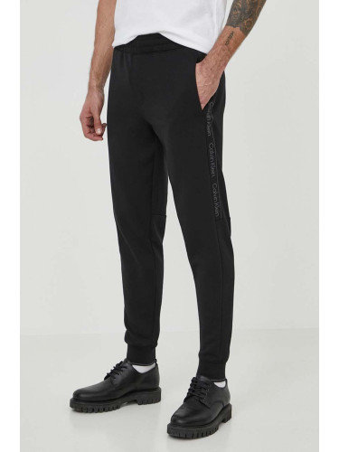 Спортен панталон Calvin Klein в черно с апликация K10K112945