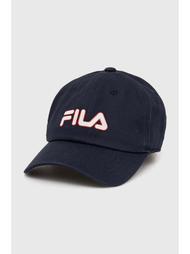 Памучна шапка с козирка Fila LYNN в тъмносиньо с принт