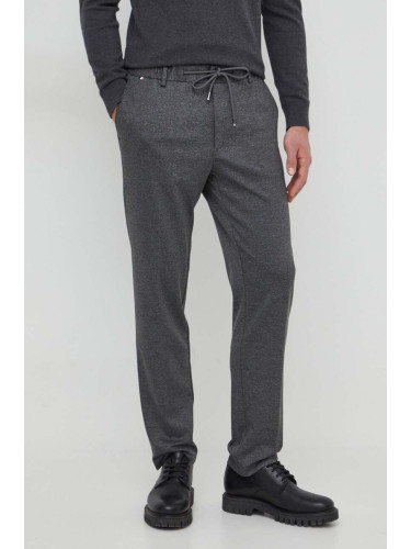 Панталон BOSS в сиво със стандартна кройка 50505413