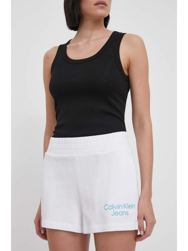 Памучен къс панталон Calvin Klein Jeans в бяло с принт висока талия J20J223136