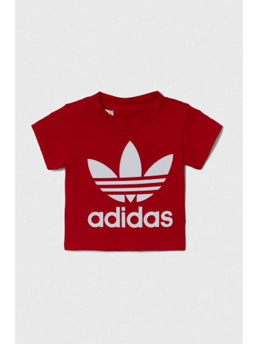 Бебешка памучна тениска adidas Originals в червено с принт