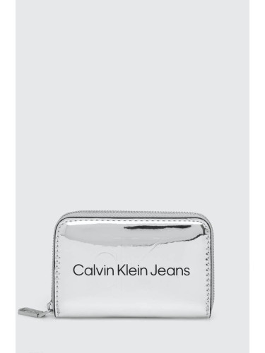 Портмоне Calvin Klein Jeans дамски в сребристо K60K611863