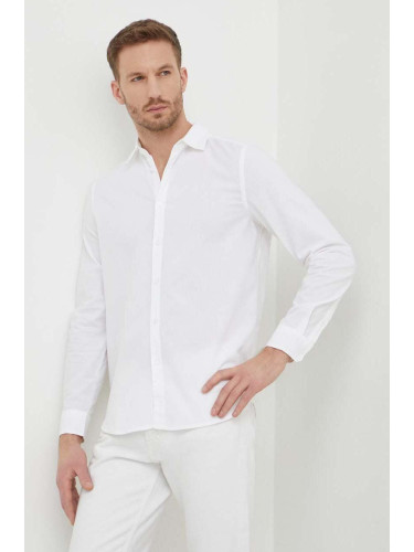 Памучна риза Sisley мъжка в бяло с кройка по тялото с класическа яка