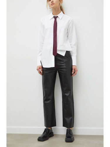 Кожен панталон Day Birger et Mikkelsen в черно със стандартна кройка, с висока талия
