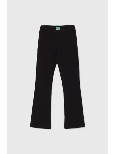 Детски панталон United Colors of Benetton в черно с изчистен дизайн