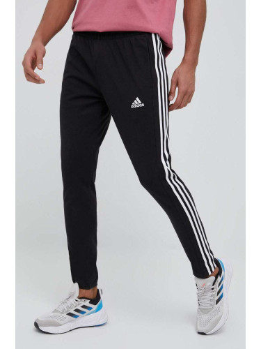 Панталон за трениране adidas Essentials в черно с апликация  IC0044