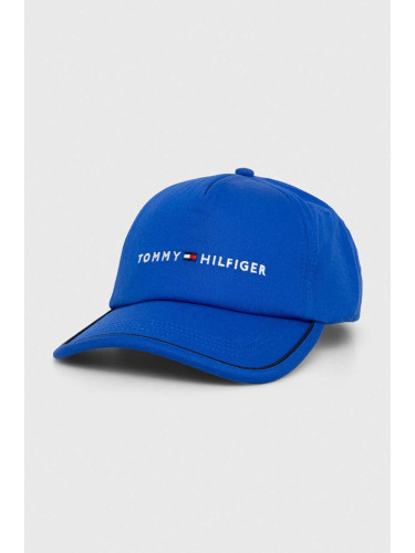 Памучна шапка с козирка Tommy Hilfiger в синьо с апликация AM0AM12039