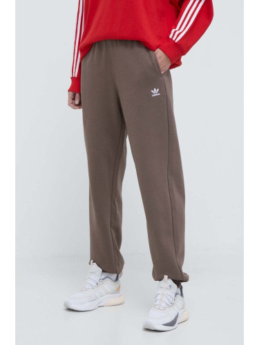 Спортен панталон adidas Originals Essentials Fleece Joggers в кафяво с изчистен дизайн IR5974