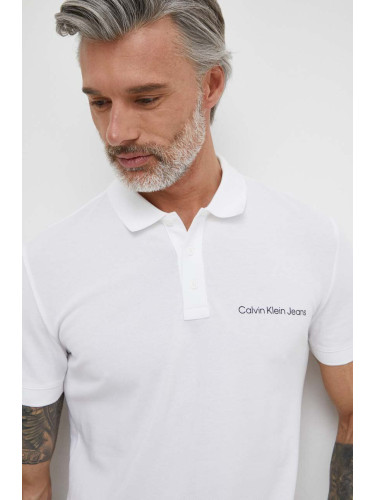 Тениска с яка Calvin Klein Jeans в бежово с принт J30J325495