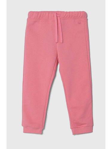Детски памучен спортен панталон United Colors of Benetton в розово с изчистен дизайн
