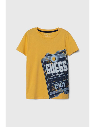 Детска памучна тениска Guess в жълто с принт