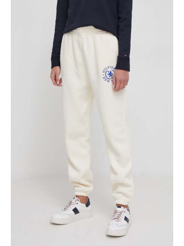 Спортен панталон Tommy Hilfiger в бежово с апликация WW0WW40601