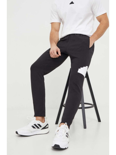 Спортен панталон adidas 0 в черно с принт IN3322