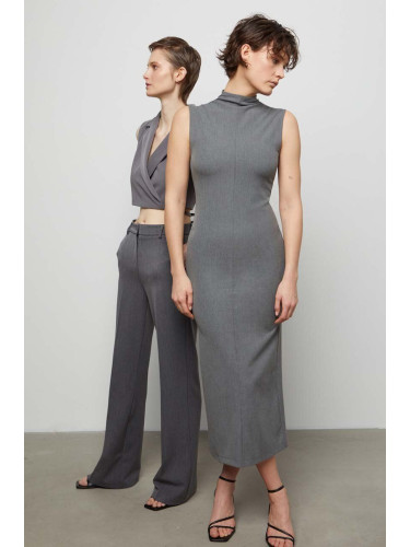 Вълнена рокля Answear Lab в сиво дълга със стандартна кройка