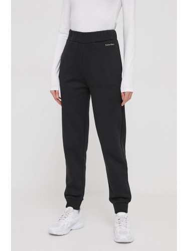 Спортен панталон Calvin Klein в черно с изчистен дизайн K20K206965