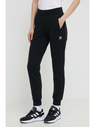 Памучен спортен панталон adidas Originals 0 в черно с изчистен дизайн IA6479