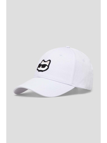 Памучна шапка с козирка Karl Lagerfeld в бяло с апликация