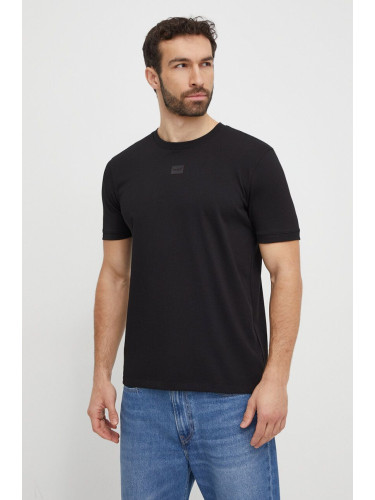 Памучна тениска HUGO в черно с апликация 50505033