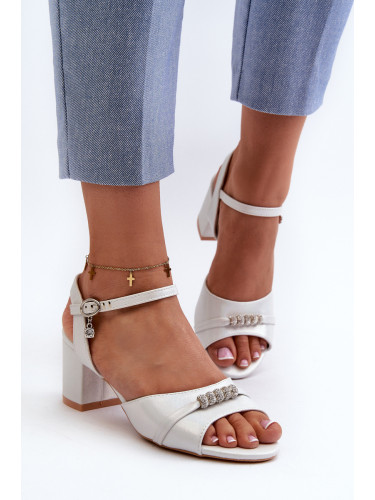 VINCEZA Дамски сандали от еко кожа с ток и сребърни декорации Нархи