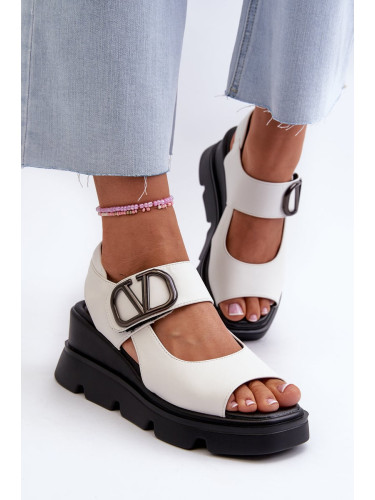 Women's wedge and platform sandals made of eco leather, white triaola