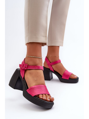 Zazoo Women's leather sandals on a block of fuchsia