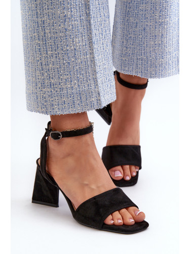 Дамски сандали на ток от еко велур Черни Vinceza 17328