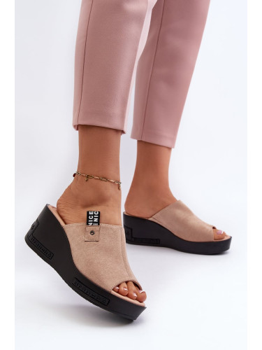Beige Vleni women's wedge slippers