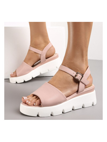 Розови сандали на ниска платформа с катарама BE-9056 pink