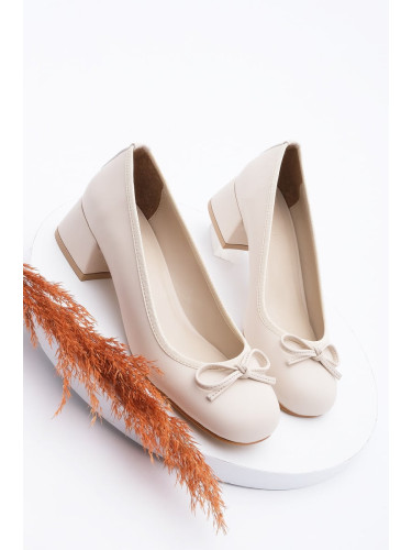 Marjin Women's Chunky Heel Bow Detail Flat Toe Classic Heeled Shoes Medve ECRU