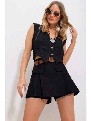 Trend Alaçatı Stili Women's Black Pocket Flap Pleated Hidden Zipper Gabardine Shorts Skirt