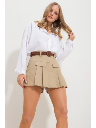 Trend Alaçatı Stili Women's Dark Beige Pocket Flap Pleated Hidden Zipper Gabardine Shorts Skirt