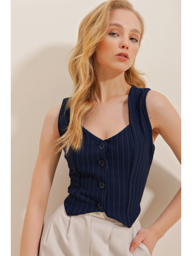 Trend Alaçatı Stili Women's Dark Navy Blue Heart Collar Buttoned Striped Vest