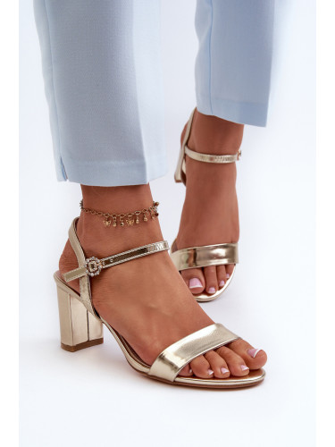EVENTO Сандали на висок ток Golden Glindra