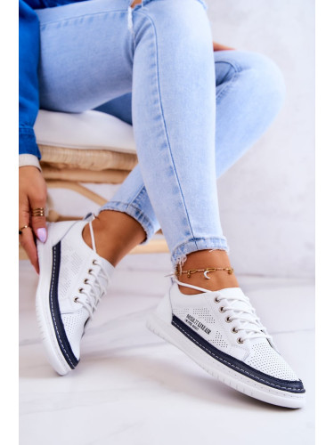 Women's leather sneakers in white and dark blue Cloesa