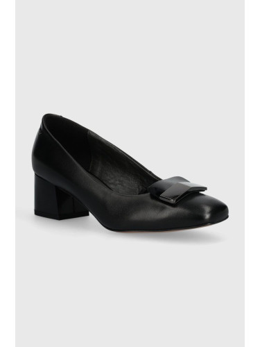 Кожени обувки с дебел ток Wojas в черно с дебел ток 3509751