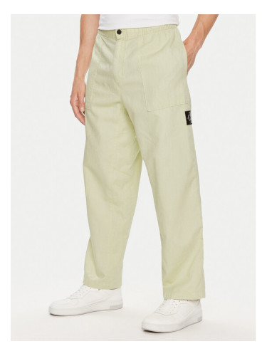 Calvin Klein Jeans Текстилни панталони J30J325126 Зелен Regular Fit
