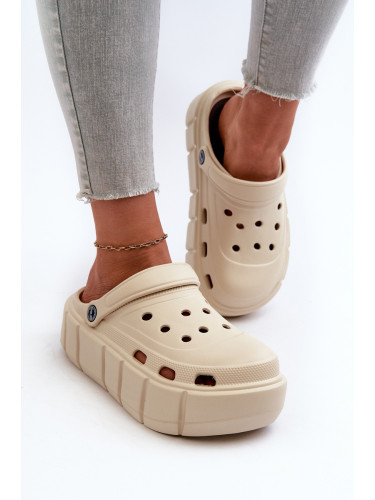 Boto Дамски дунапренени сандали на платформа в бежово Itubia