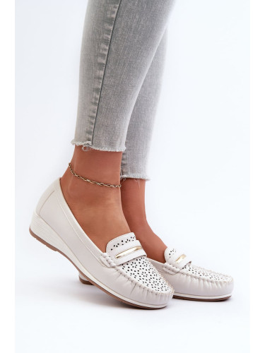 Women's loafers with an openwork pattern made of eco leather, dusty white Nassnema