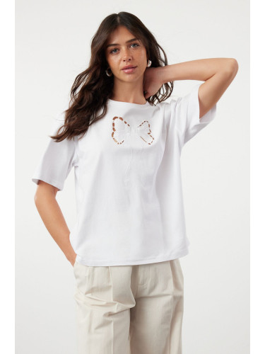 Trendyol White 100% Cotton Embroidery Detailed Relaxed/Wide Cut Crew Neck Knitted T-Shirt