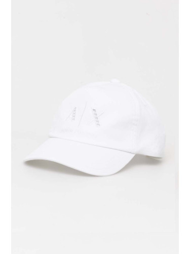 Памучна шапка с козирка Armani Exchange в бяло с изчистен дизайн 944206 4R108
