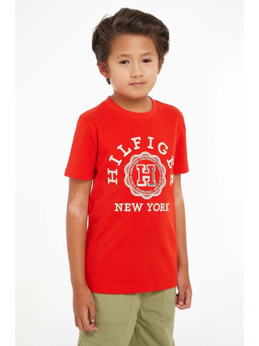 Детска памучна тениска Tommy Hilfiger в червено с принт